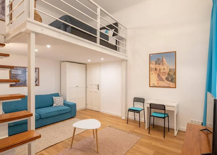 Howlit Home